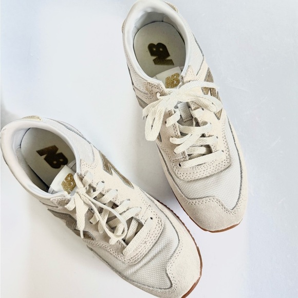 New Balance 620 Gold Metallic Sneakers Suede Size 7 - Picture 7 of 7